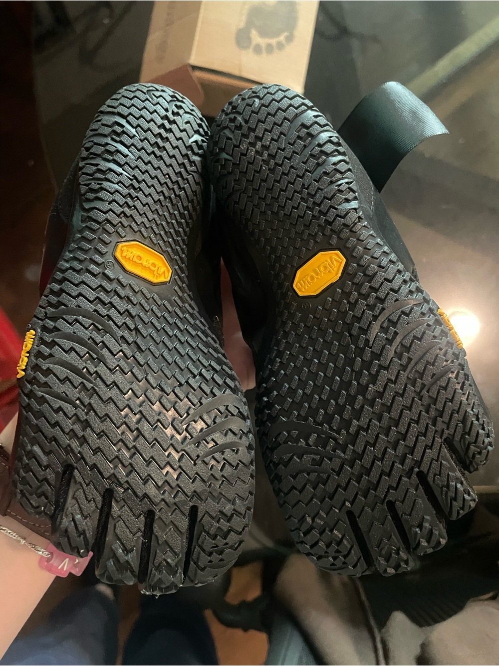 Vibram Kids’ Black FiveFingers Minimalist Toe Sneakers size 29 /11T